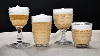 Üvegek, poharak és shakerek